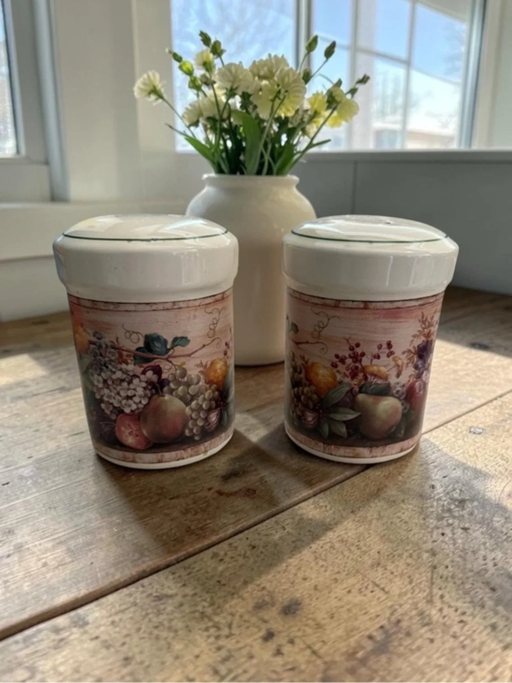 🫶🏻 Vintage Certified International Winds Ceramic Salt & Pepper Shakers